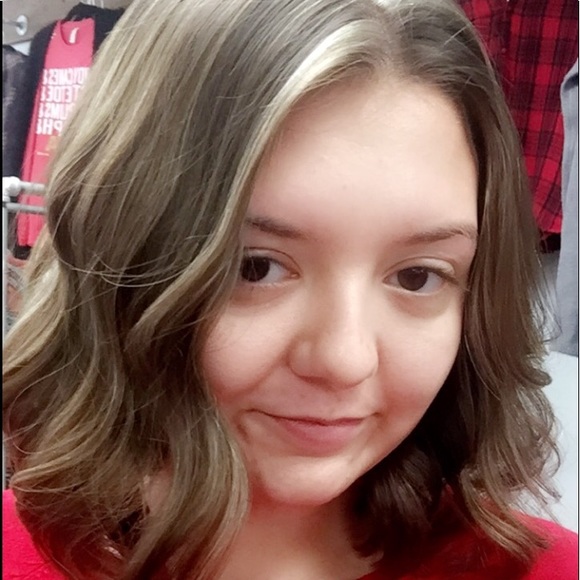 Meet your Posher, Lucy - Picture 2 of 2